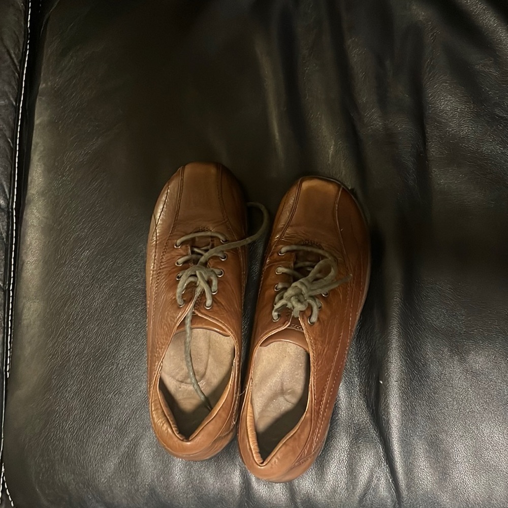 Women’s leather dansko work shoes